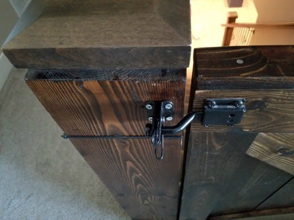 Barn Door Baby Gate Latch Attached To Banister Removable No Damage #remodelaholic