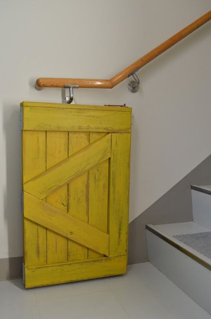 Bifold Hinged Barn Door Baby Gate For Small Stair Landing, Built By Sew Homegrown, Building Plan Design By Remodelaholic