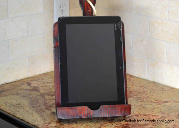 Diy IPad Stand Or Tablet Holder, One Board Project, HerToolbelt For Remodelaholic