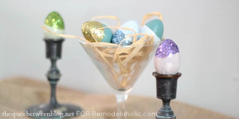 easy Easter craft idea - paint dipped eggs by thespacebetweenblog.net for Remodelaholic.com