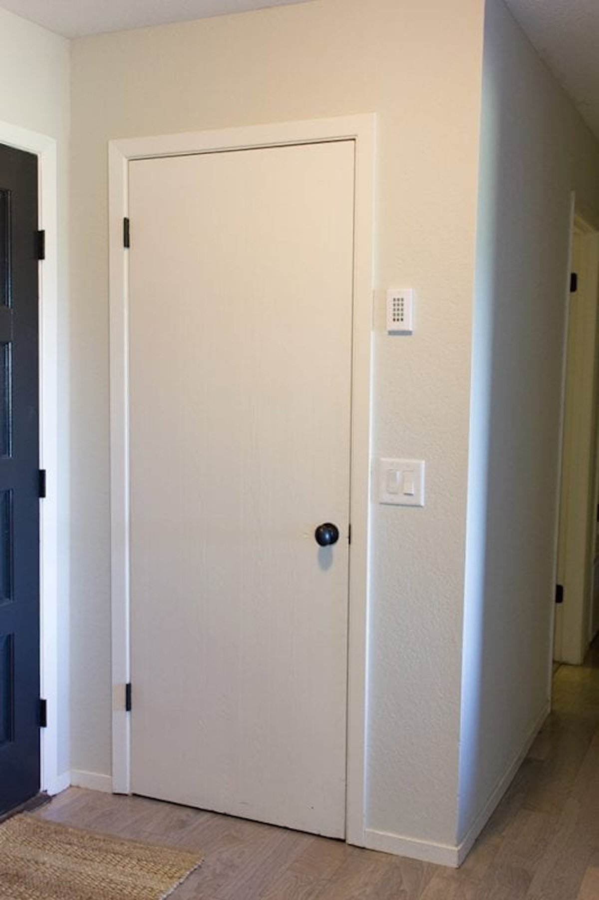 How To Turn A Hollow Core Door Into A 5 Panel Door By Jenna Sue Design Co Featured On @Remodelaholic 533x800