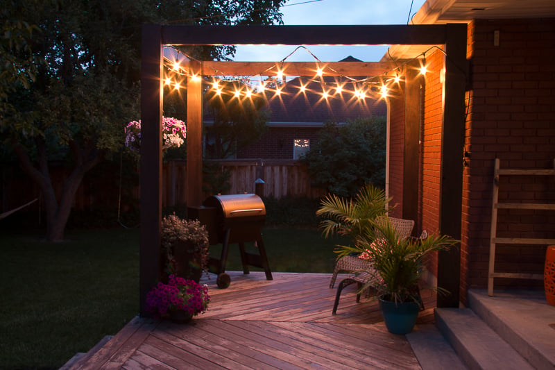 Modern Deck Pergola @Remodelaholic 34