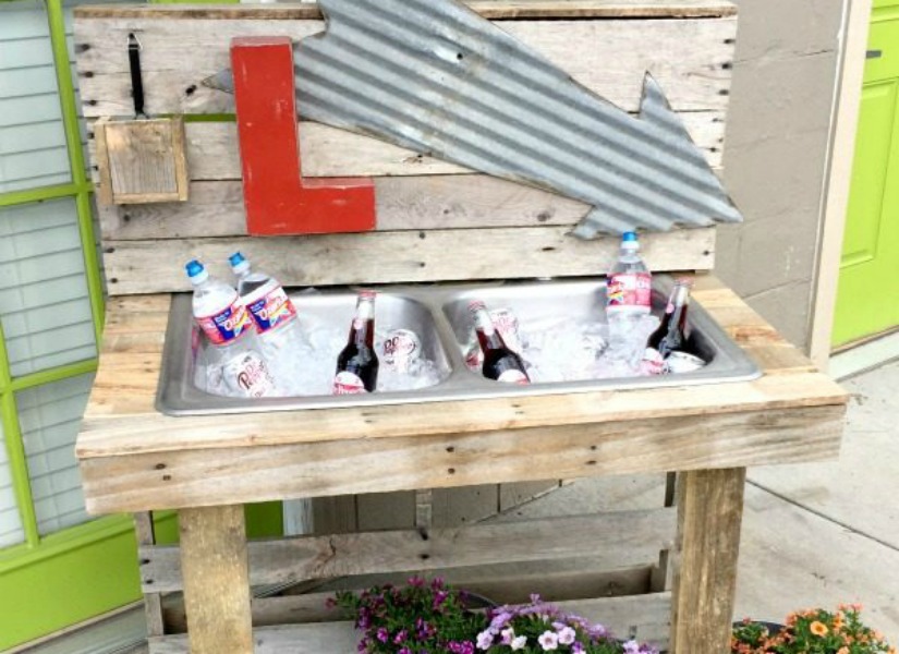 How to Make a Pallet Drink Station