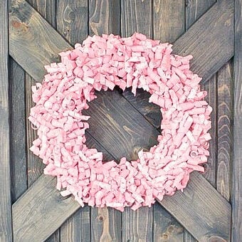 Pink Paper Curl Wreath Valentine Wreath Tutorial 18 Thumb E1650654107364.jpg